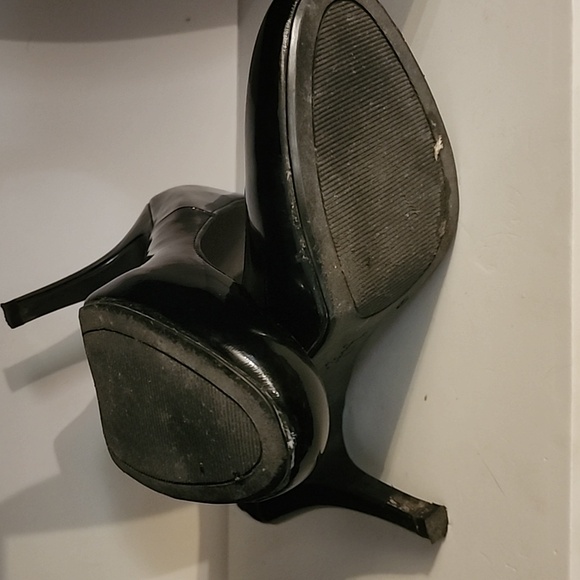 Fioni patent pleather heels. Worn only once. - Picture 4 of 4